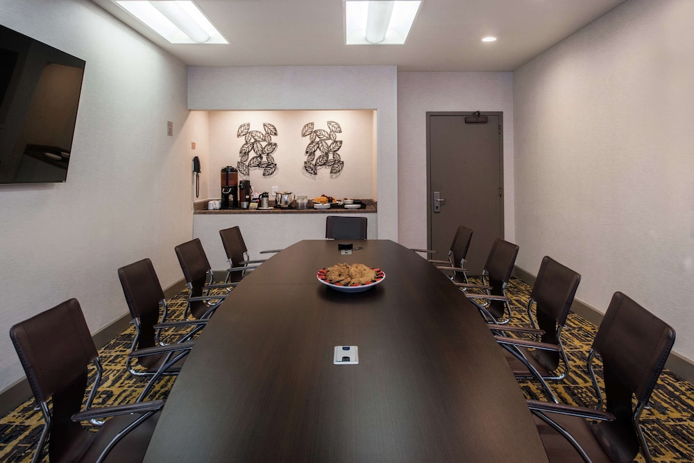 DoubleTree by Hilton LAX El Segundo - photo 41