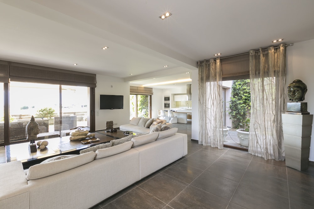 CasaGreek Komotini — 4-Star Luxury Hotel in Komotini, Greece
