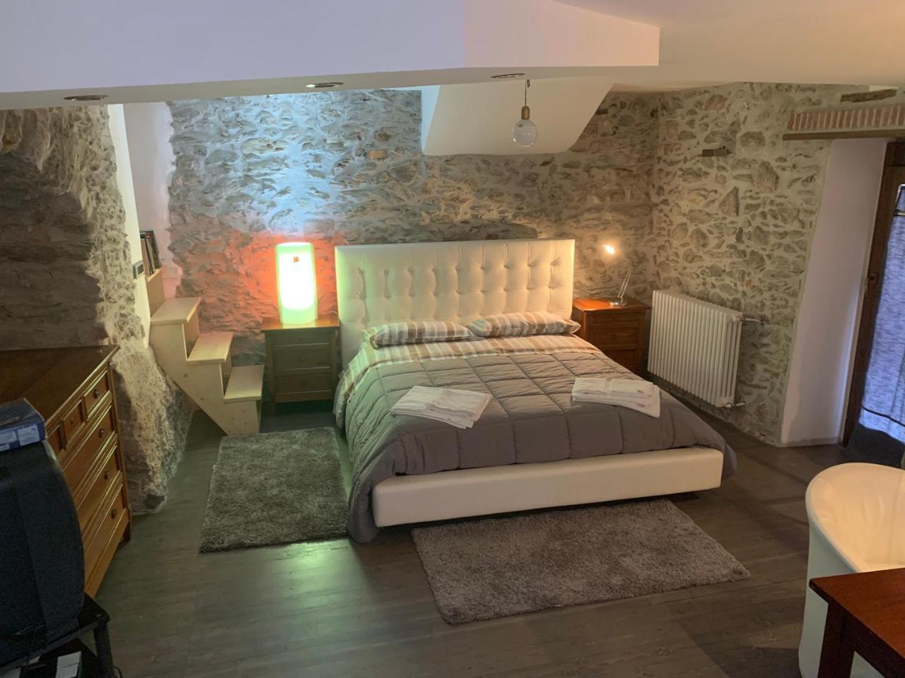 Bed & Breakfast Studioarcodia — 4-Star Luxury Hotel in San Marco D'alunzio, Italy