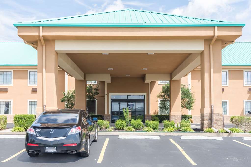 Quality Inn & Suites Alma I 40 - photo 3