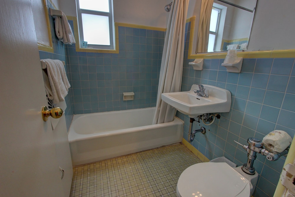 Parisian Hotel - photo 30