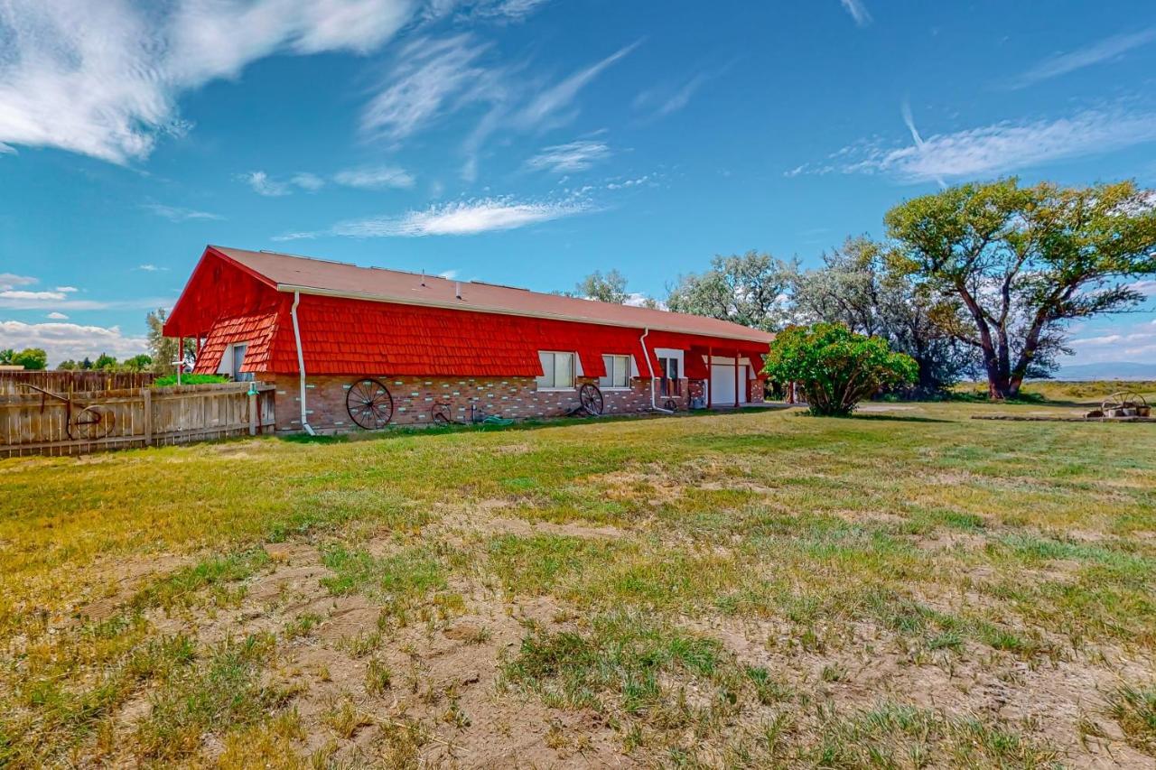 wilderness retreat with wood stove Dog Friendly — hotel in Alamosa