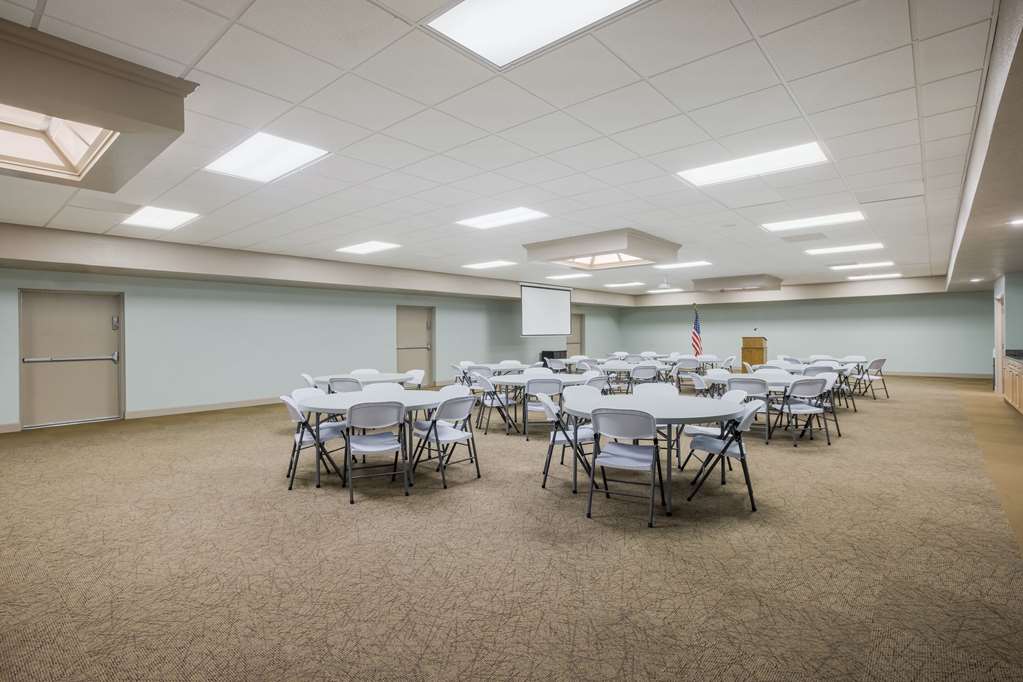 Econo Lodge Vidalia - photo 33