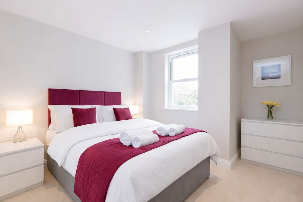 Roomspace Apartments Trinity House — 4-Star Luxury Hotel in Reigate, United Kingdom