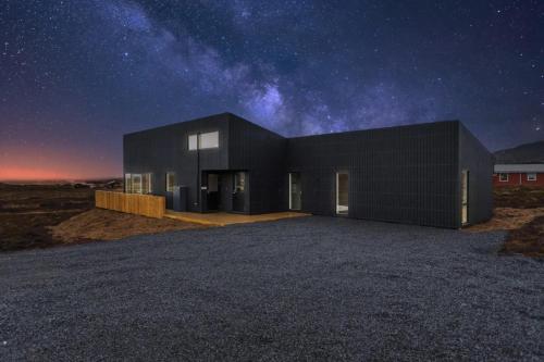 Luxury Log Home with a Hot Tub — 4-Star Luxury Hotel in Selfoss, Iceland