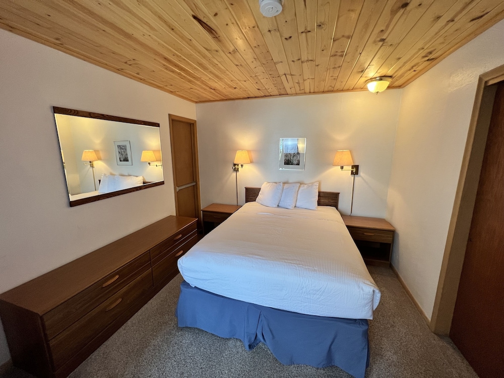 Thomsonite Beach Inn - photo 51