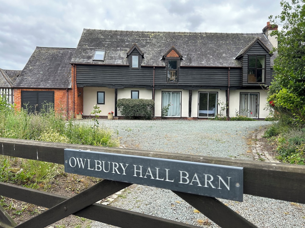 Owlbury Hall Barn - last minute hotel in Unknown City