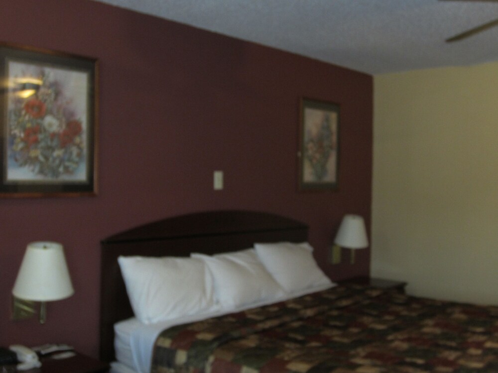 First Western Inn - photo 15