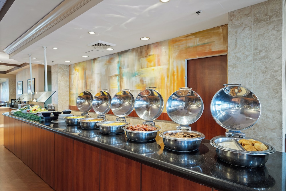 Crowne Plaza Executive Center Baton Rouge by IHG - photo 112