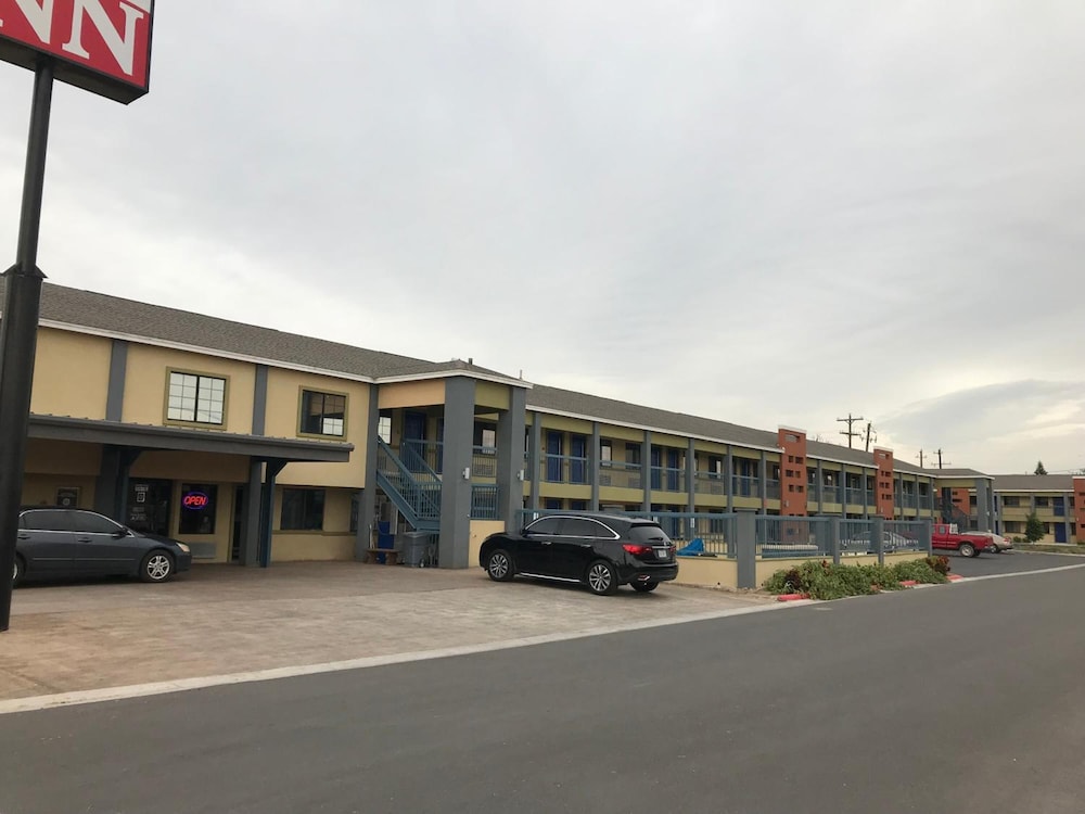 Texas Inn Airport McAllen - photo 44