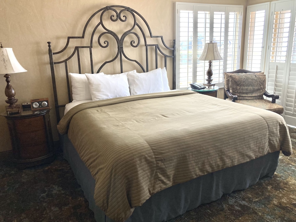 Blue Dolphin Inn - photo 26