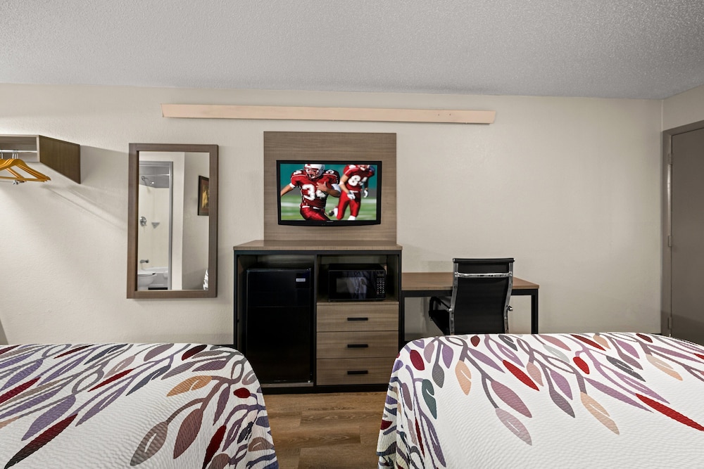 Red Roof Inn Detroit Royal Oak Madison Heights - photo 15