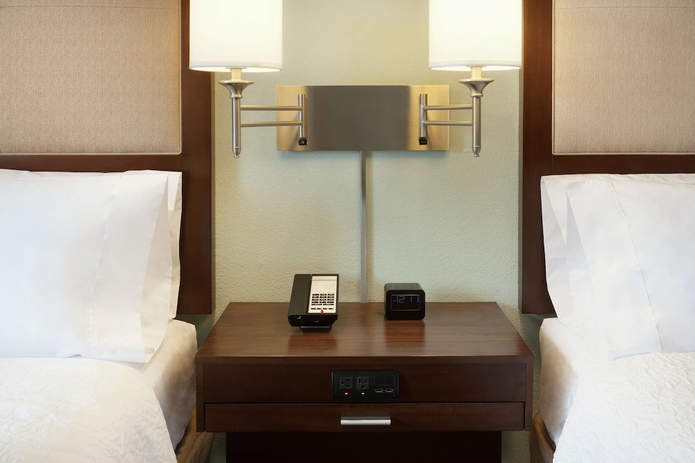 Hampton Inn Clackamas - photo 5