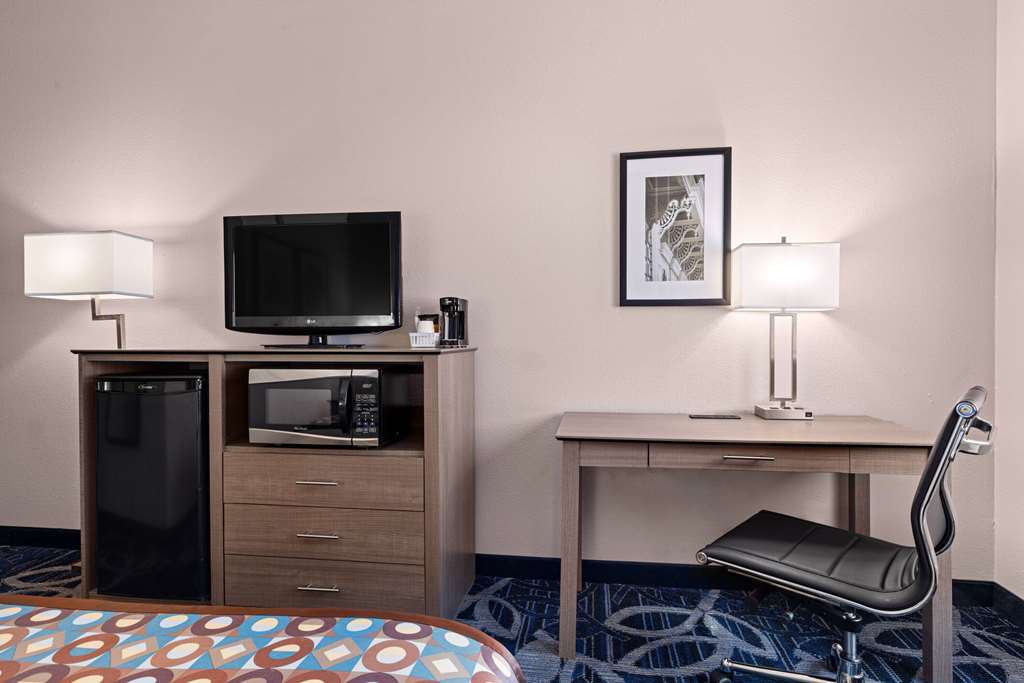 Baymont by Wyndham Waterloo - photo 30