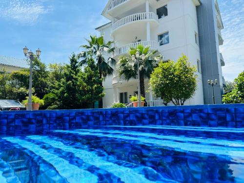 Claude Monet beach hotel — Urek'i — photo 3