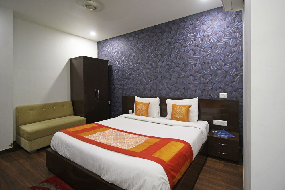 OYO Flagship 046 Vaishali Max Hospital in Ghaziabad, India