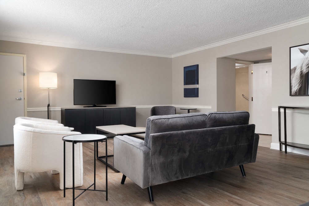 DoubleTree By Hilton Baltimore North Pikesville - photo 27