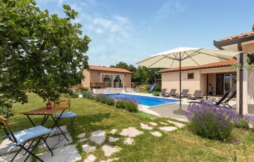 Beautiful Home In Kunj With Wifi — 4-Star Luxury Hotel in Sveta Nedjelja, Croatia