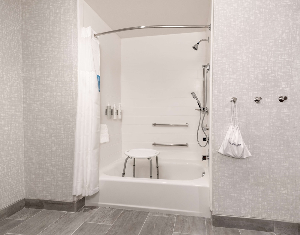 Hampton Inn by Hilton Needles - photo 15