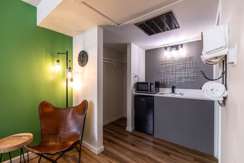 Modern Motel - photo 19