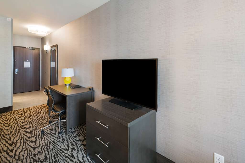Comfort Suites Kennewick At Southri - photo 33