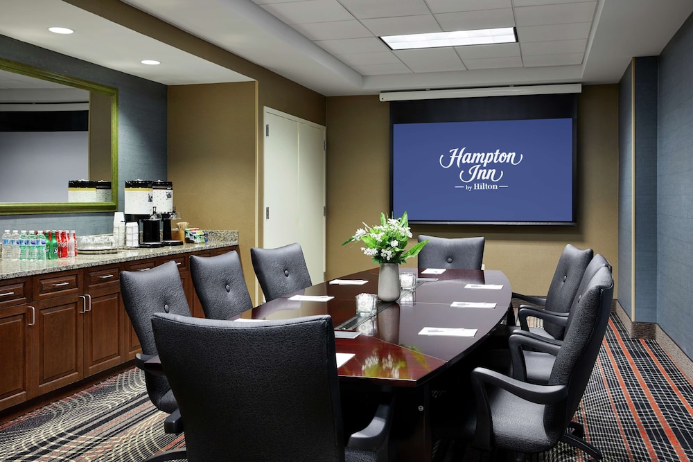 Hampton Inn & Suites Chicago Mt. Prospect - photo 32