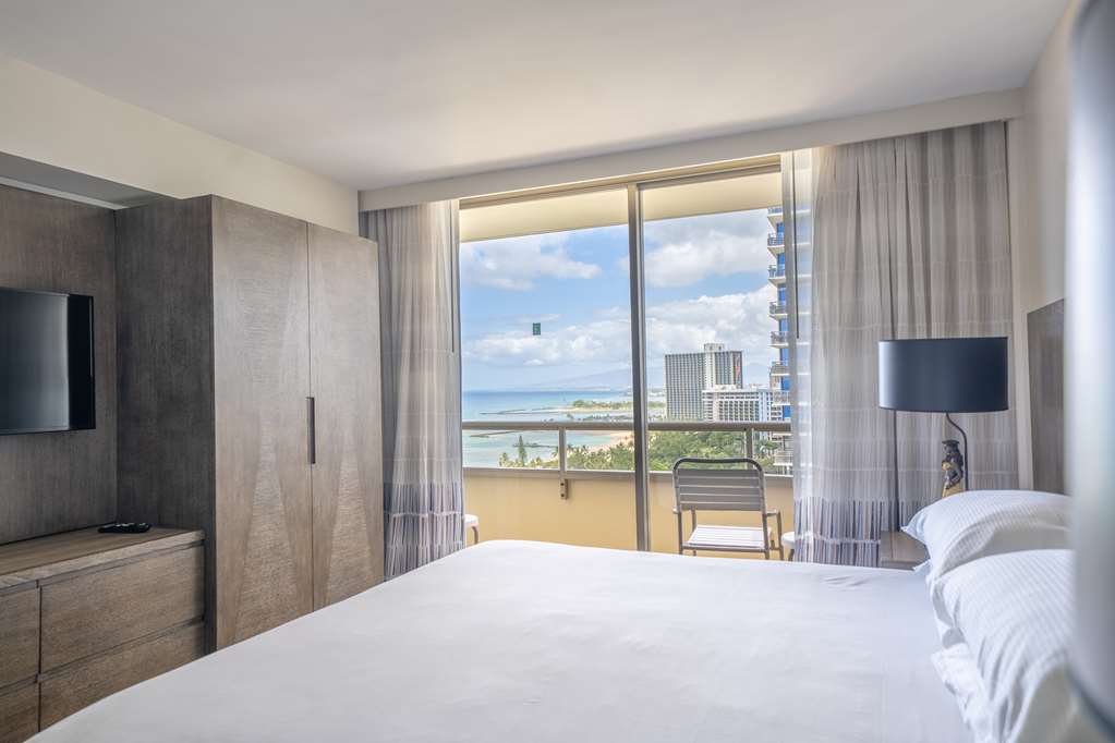 Embassy Suites by Hilton Waikiki Beach Walk - photo 67