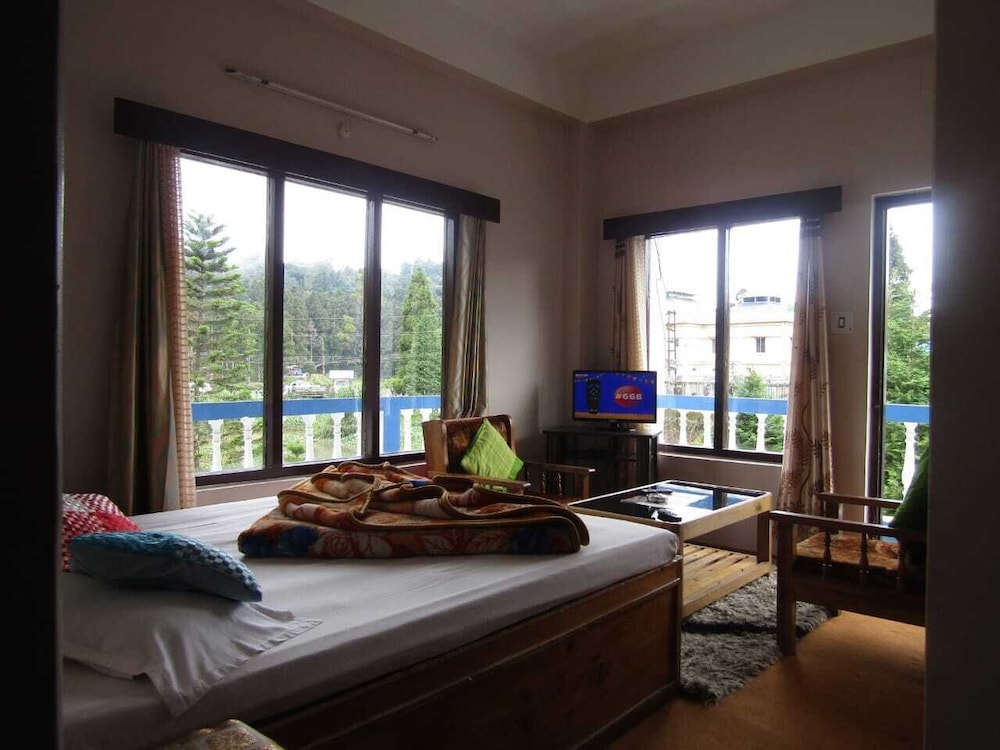 Hotel Blue Lagoon — Mirik — photo 4