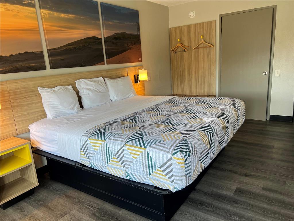 Days Inn by Wyndham Kansas City Northeast - photo 10