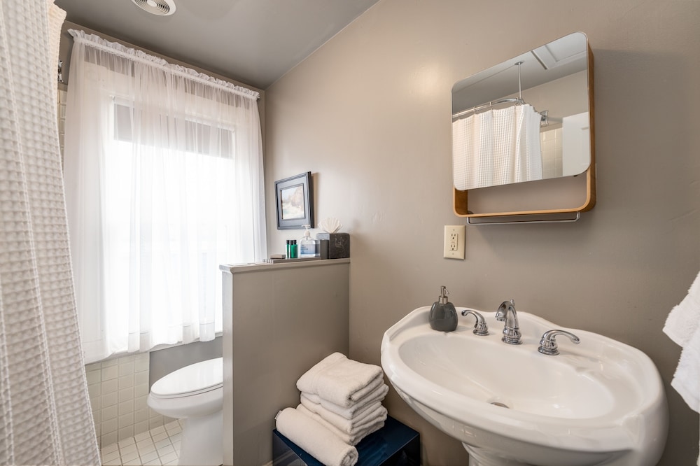 Nantucket Whale Inn - photo 47