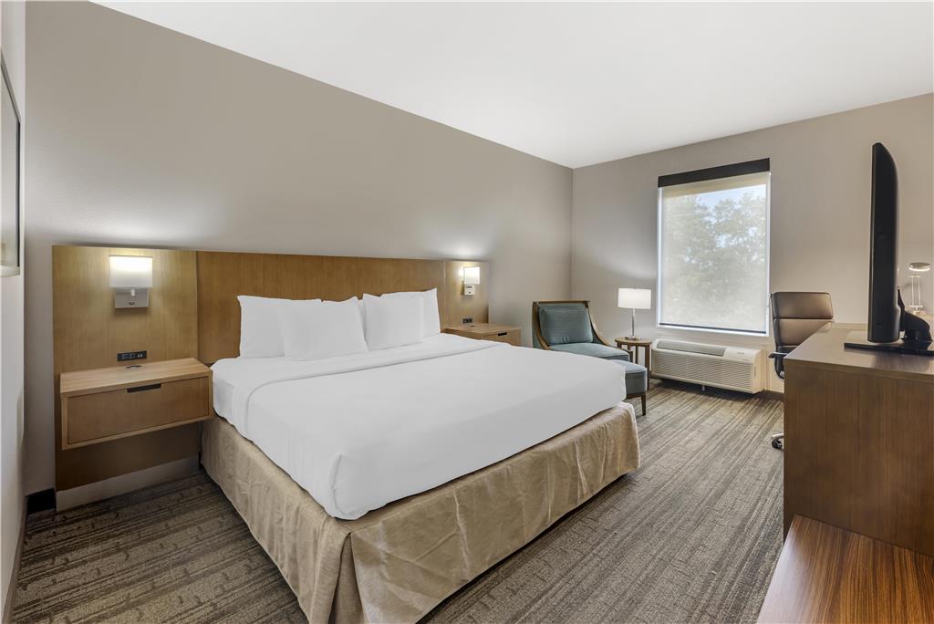 Best Western Green Oaks Inn & Suites - photo 31