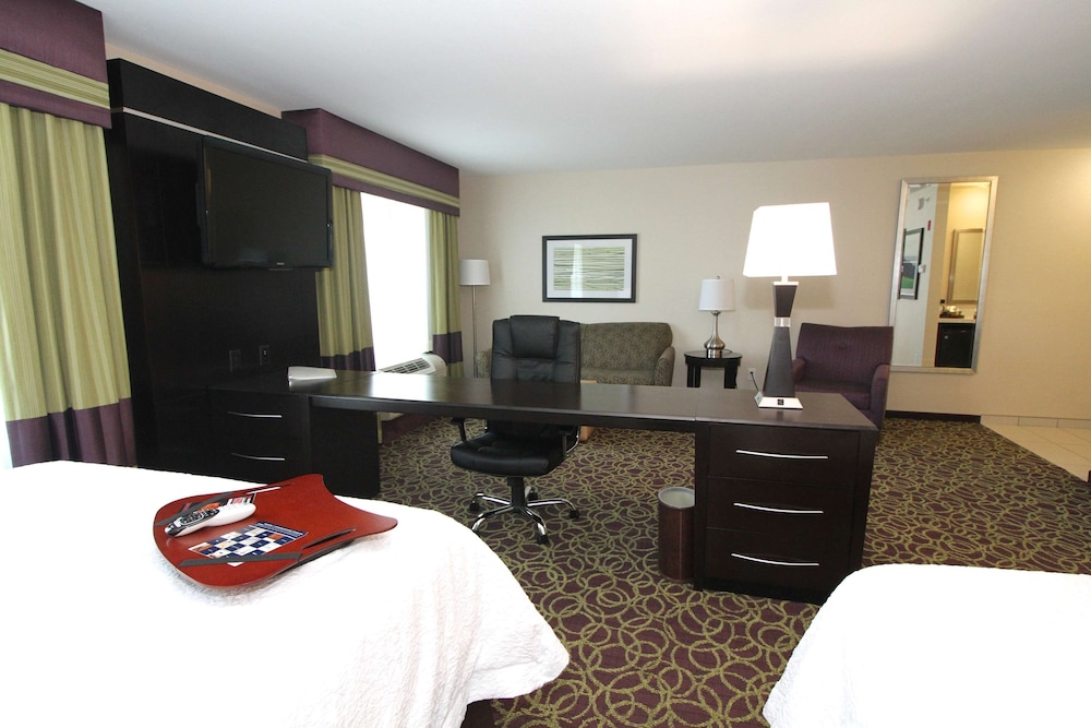 Hampton Inn & Suites Sandusky Milan - photo 7