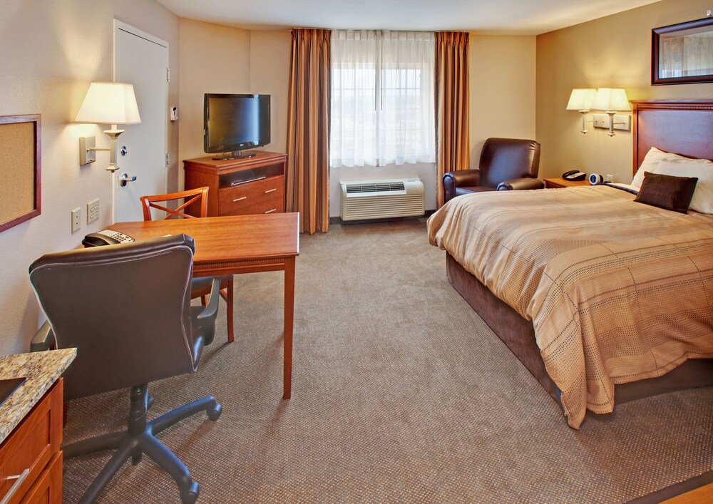 Candlewood Suites Williston by IHG - photo 15