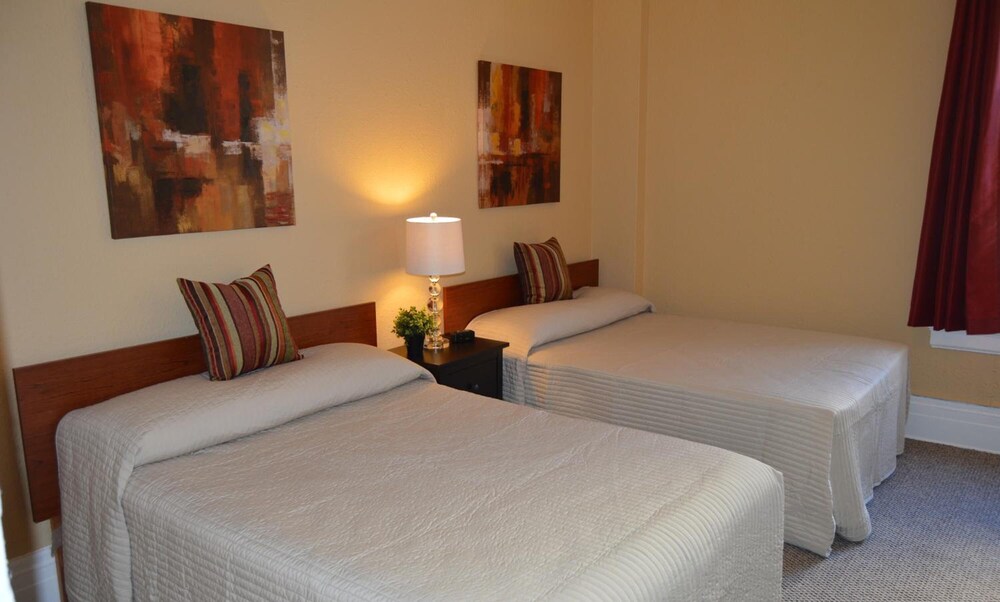 SF Plaza Hotel - photo 20