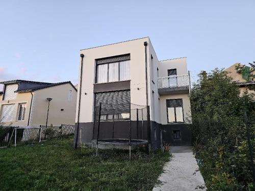 Spacious & Cozy T3 Near Paris Free Parking & Garden — hotel in Argenteuil