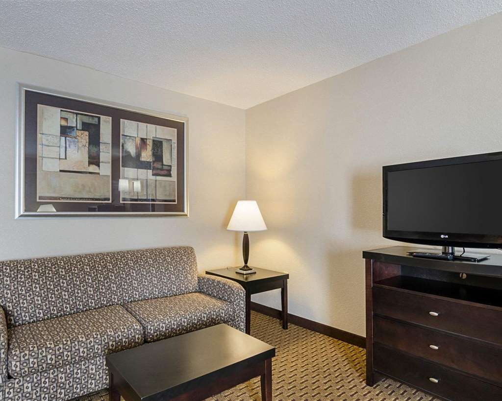 Quality Inn Troutville Roanoke North - photo 11