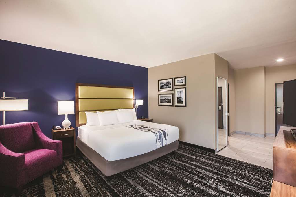 La Quinta Inn & Suites by Wyndham Baton Rouge Port Allen - photo 22