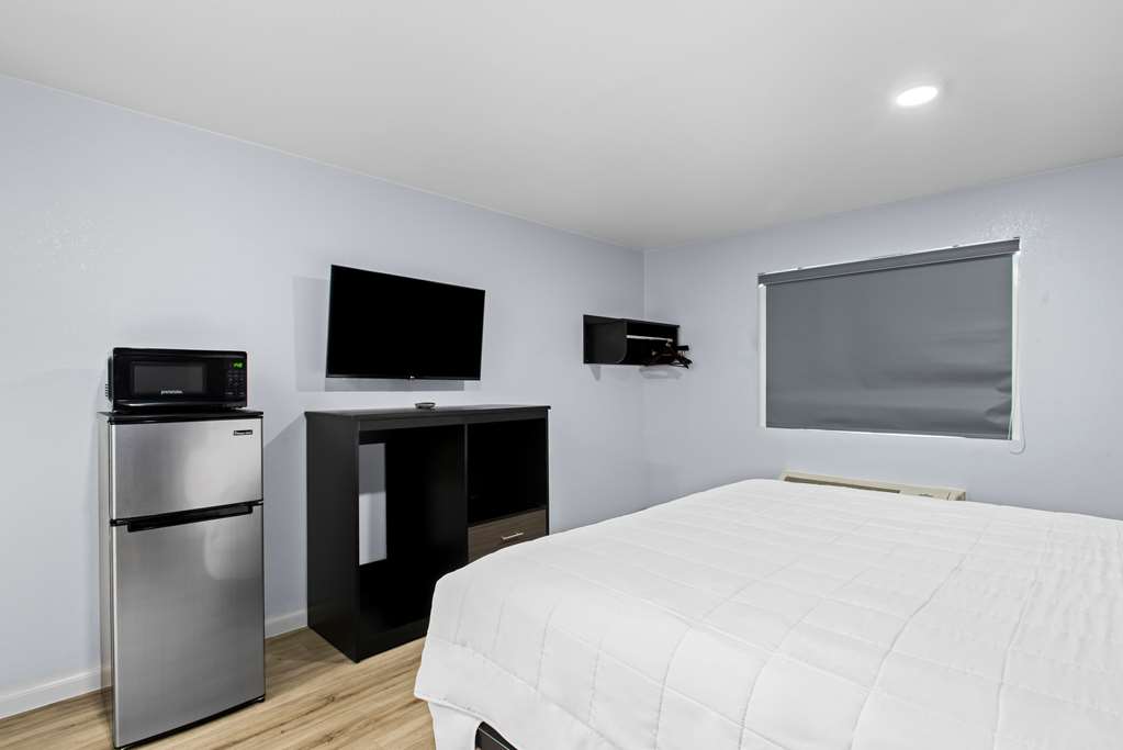 Americas Best Value Inn Gonzales - photo 17