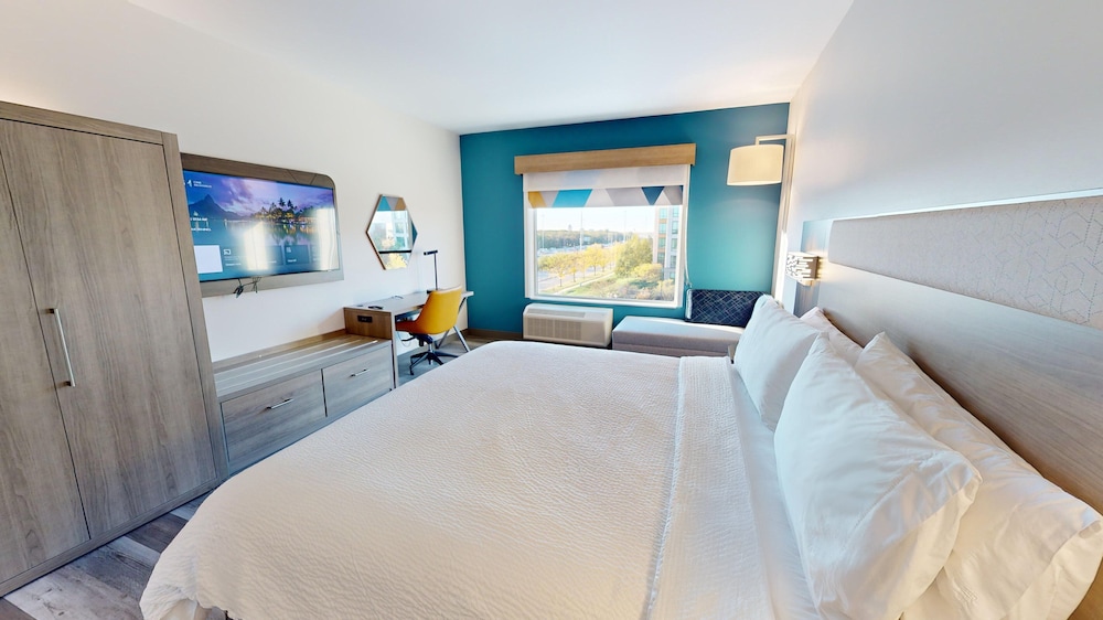 Holiday Inn Express & Suites Chicago Schaumburg an IHG Hotel - photo 24