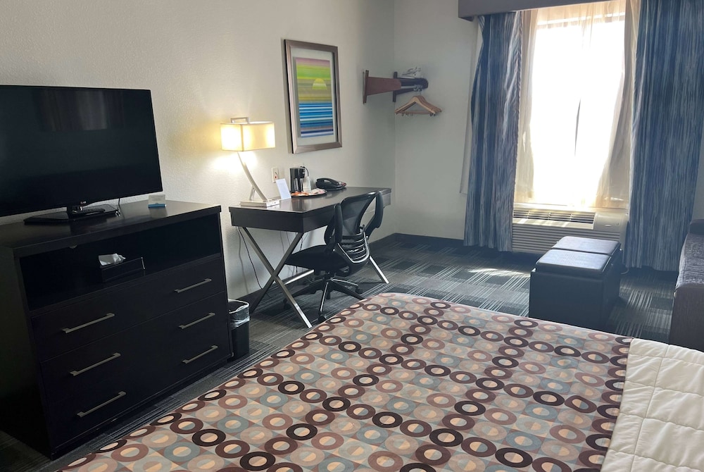 Days Inn by Wyndham Alva - photo 19