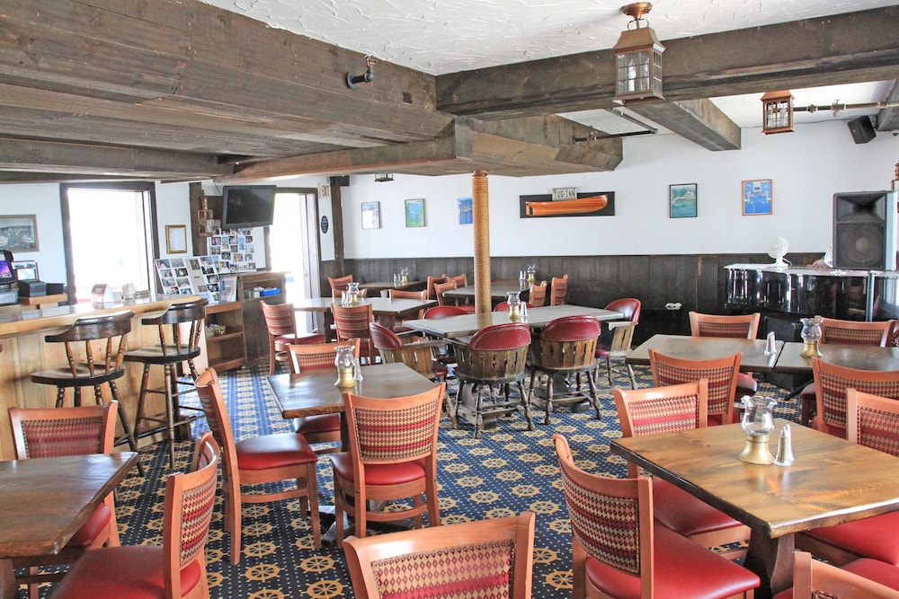 Tugboat Inn - photo 142