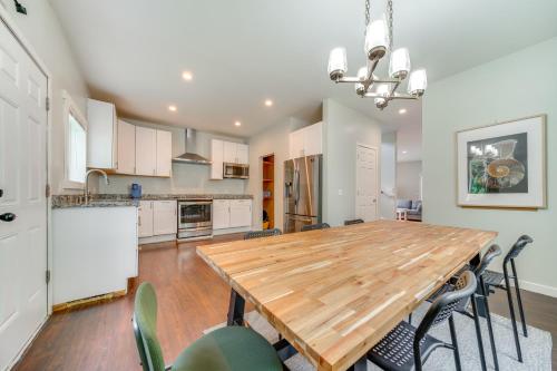 12 Mi To Seattle Townhome With Fenced Yard — Tukwila