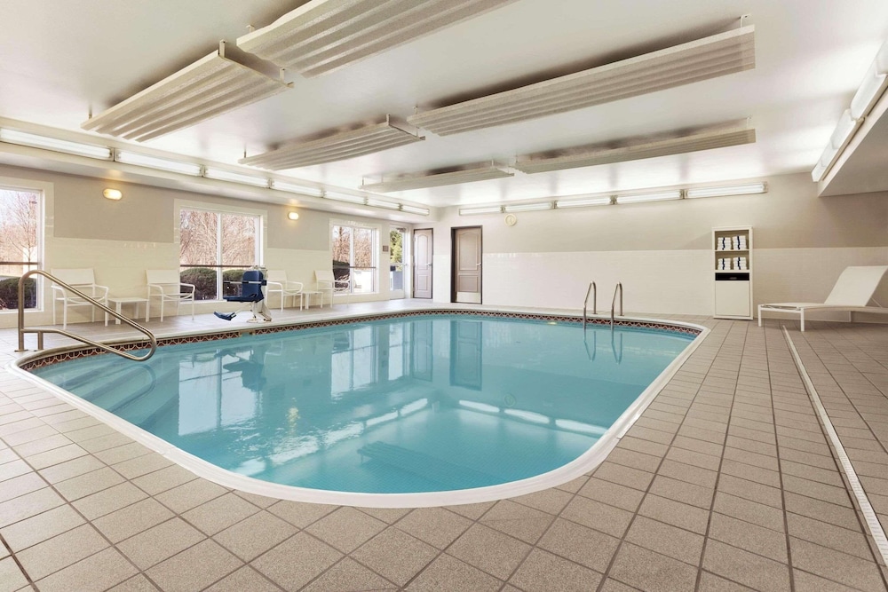 Country Inn & Suites by Radisson Columbus Airport OH - photo 9
