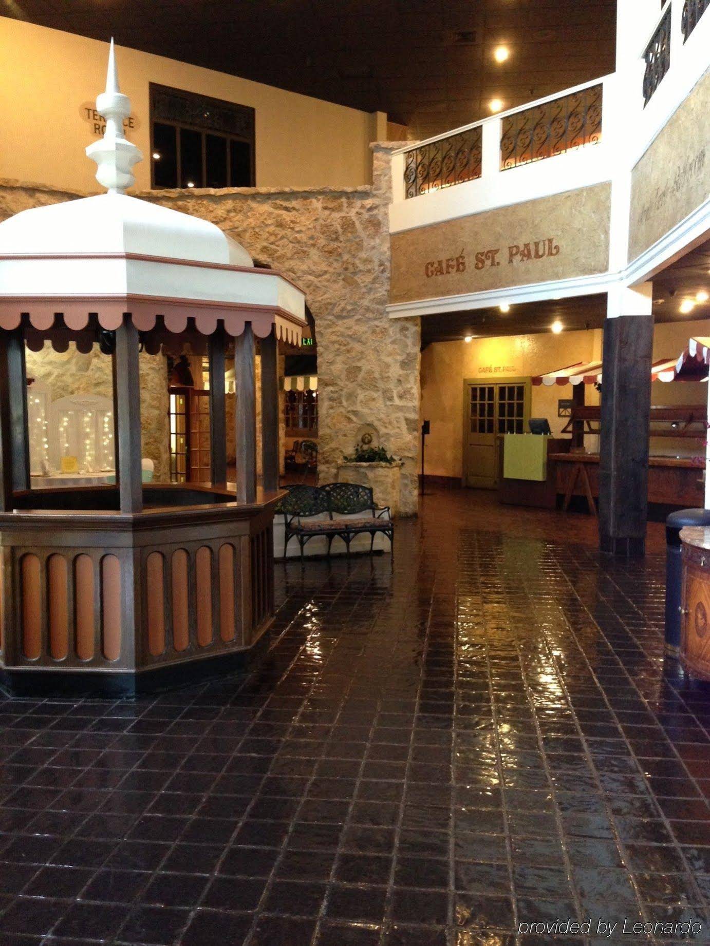Caribbean Cove Hotel and Water Park - photo 7
