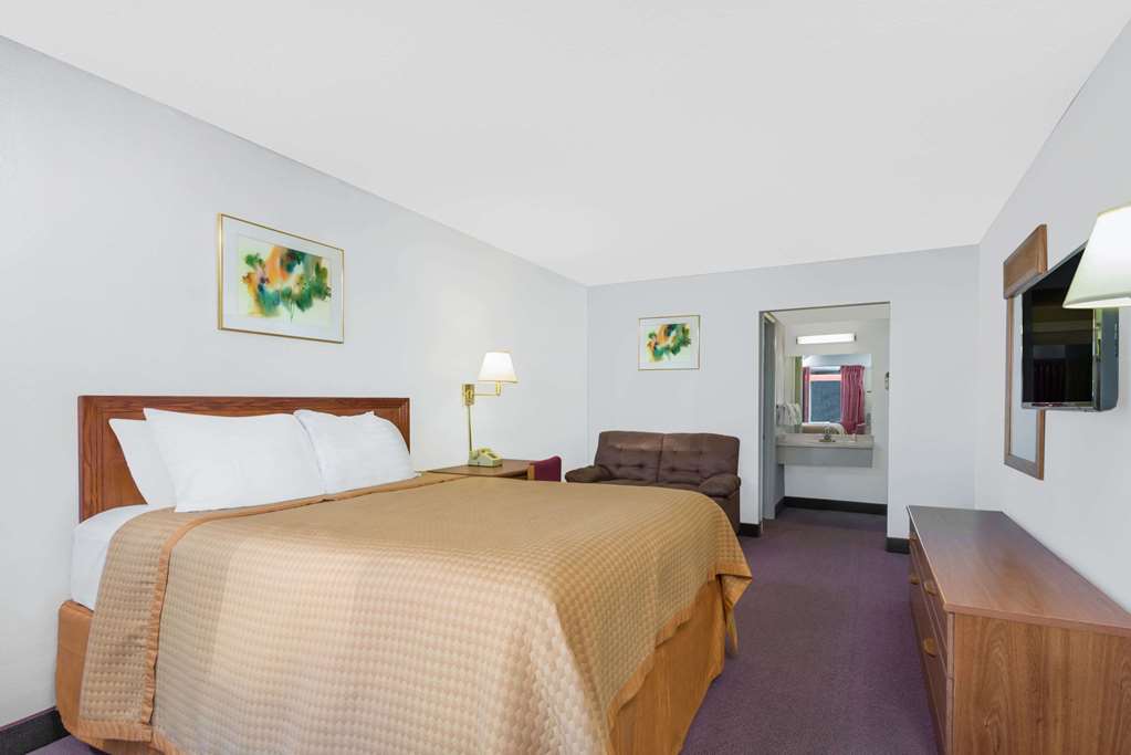 Days Inn by Wyndham Mt. Sterling - photo 13