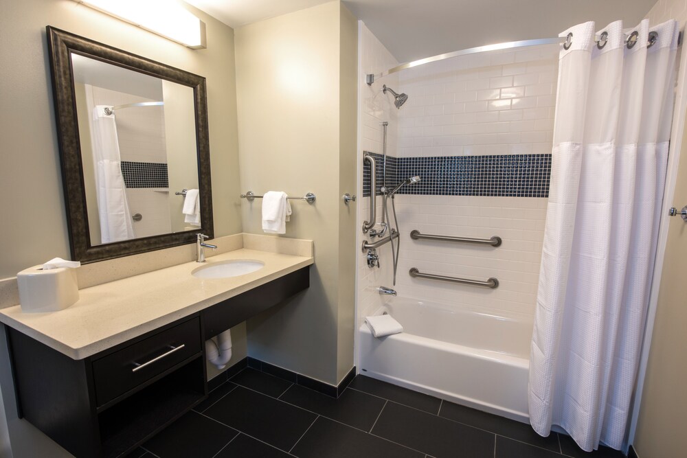 Staybridge Suites Albany Wolf Rd Colonie Center by IHG - photo 10