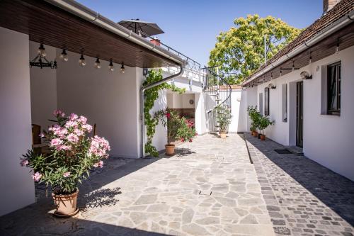 City Top Panorama House & Apartments — Esztergom — photo 3