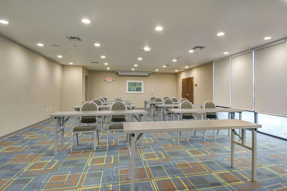 Home2 Suites by Hilton Irving DFW Airport North - photo 26