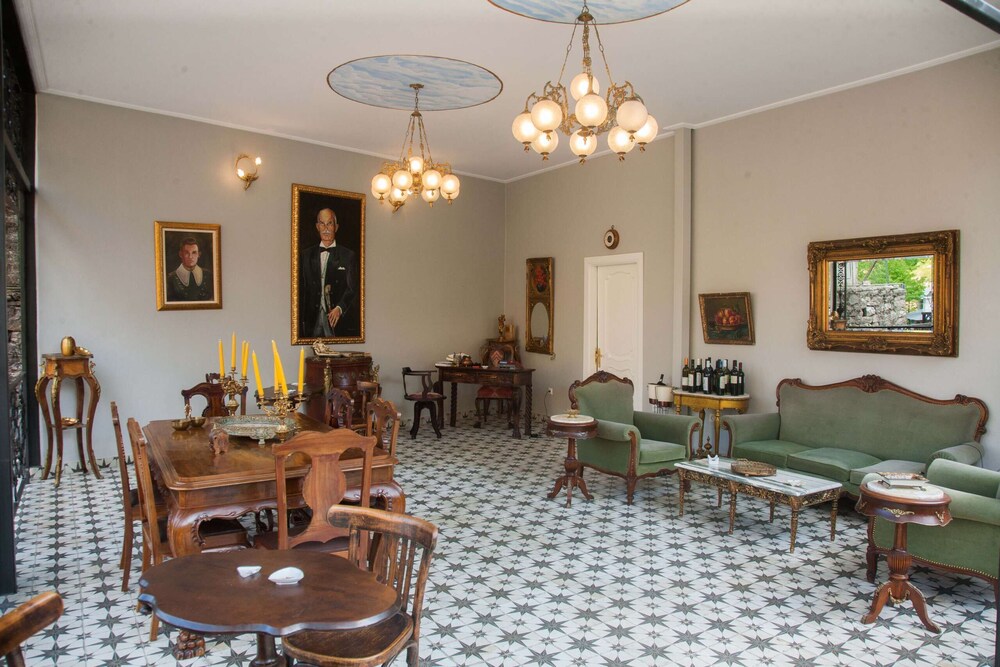 Armata Luxury in Kalampaka, Greece