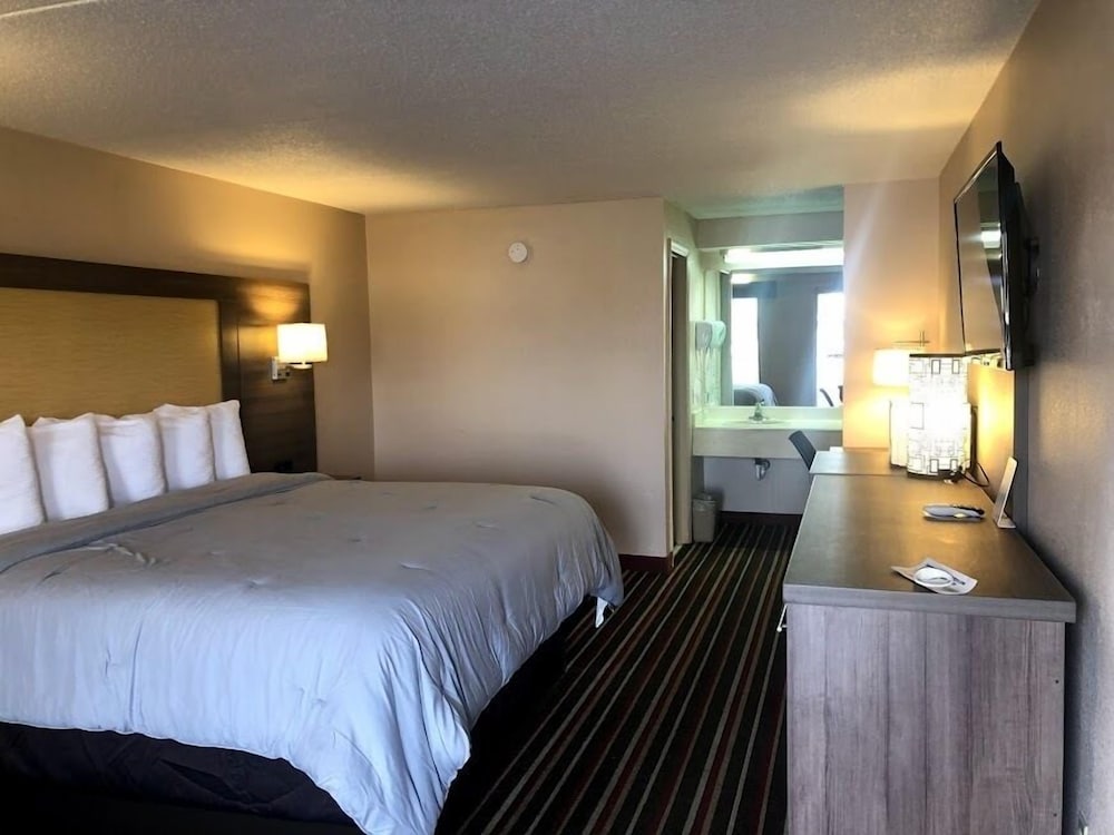 Legacy Inn Sumner - photo 13